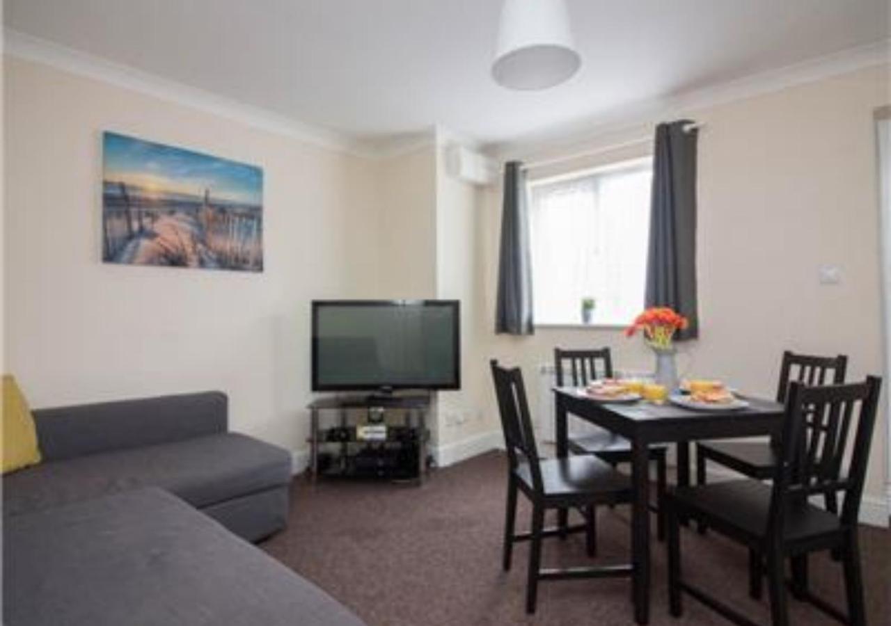 Stayzo Penthouse Accommodation 2- Premier Lodge Southampton Exterior foto