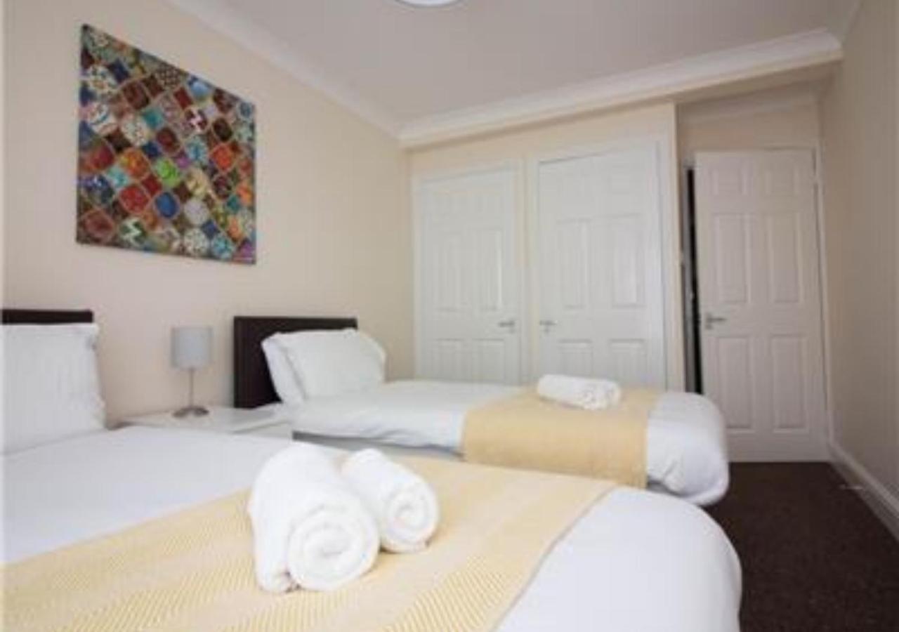 Stayzo Penthouse Accommodation 2- Premier Lodge Southampton Exterior foto