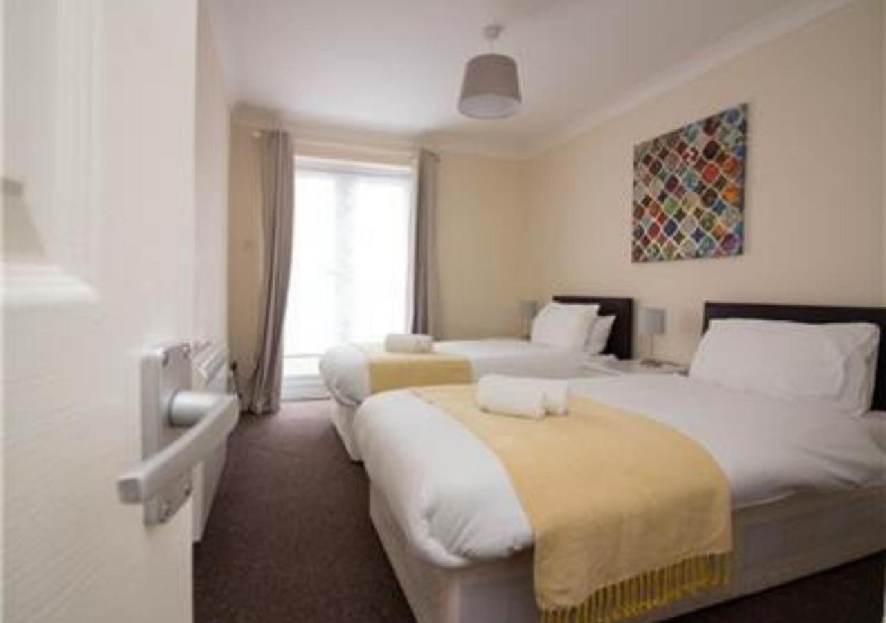 Stayzo Penthouse Accommodation 2- Premier Lodge Southampton Exterior foto