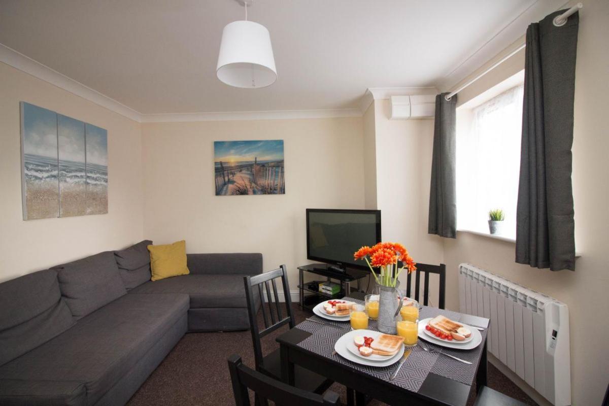 Stayzo Penthouse Accommodation 2- Premier Lodge Southampton Exterior foto